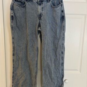 Hollister woman’s short curvy mid rise light wash baggy jeans